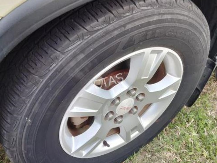 2012-gmc-acadia-image-2