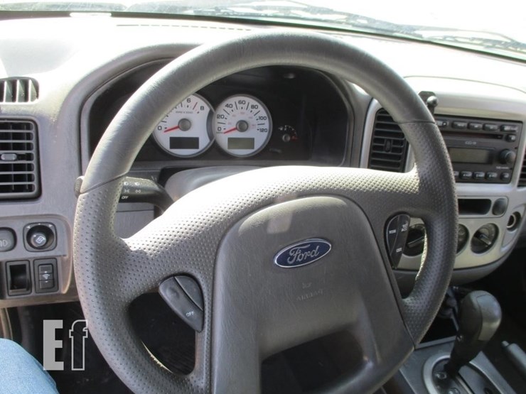 2005-ford-escape-xlt-image-10