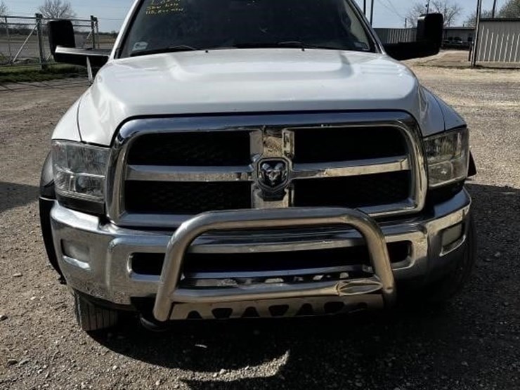 2014-dodge-ram-5500-image-4