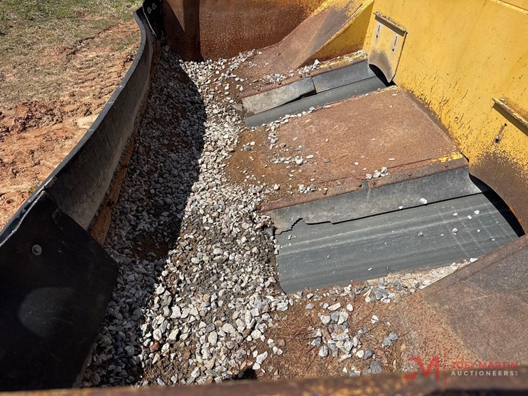 etnyre-chipspreader-image-12