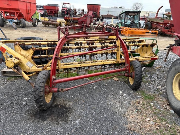 new-holland-258-image-2