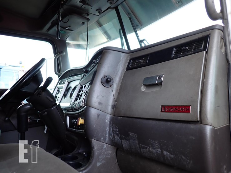 2006-kenworth-w900l-image-10