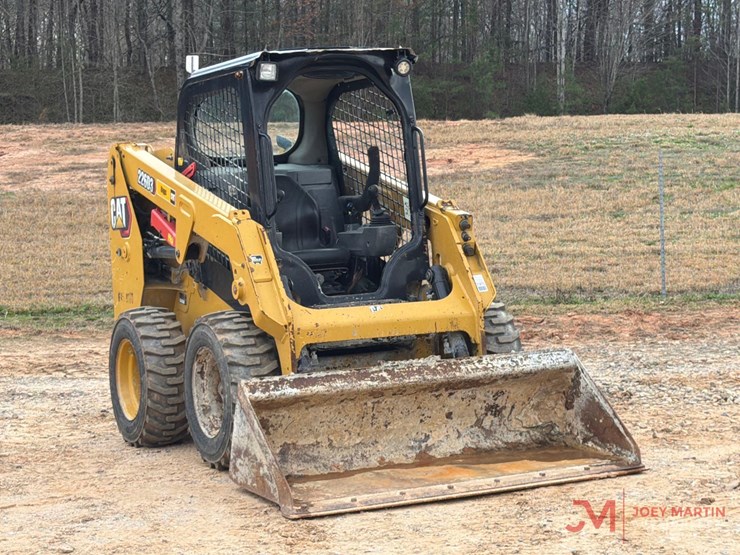 2023-caterpillar-226d3-image-1