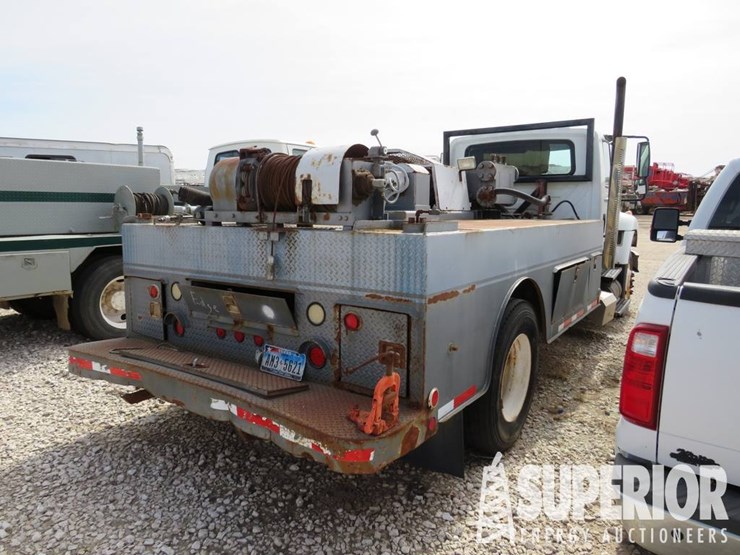 2011-international-7400-image-4