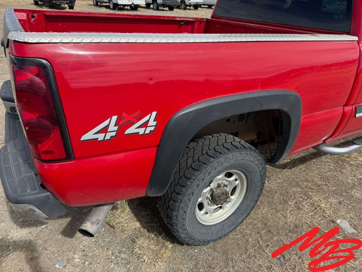 2004-chevrolet-2500-image-21