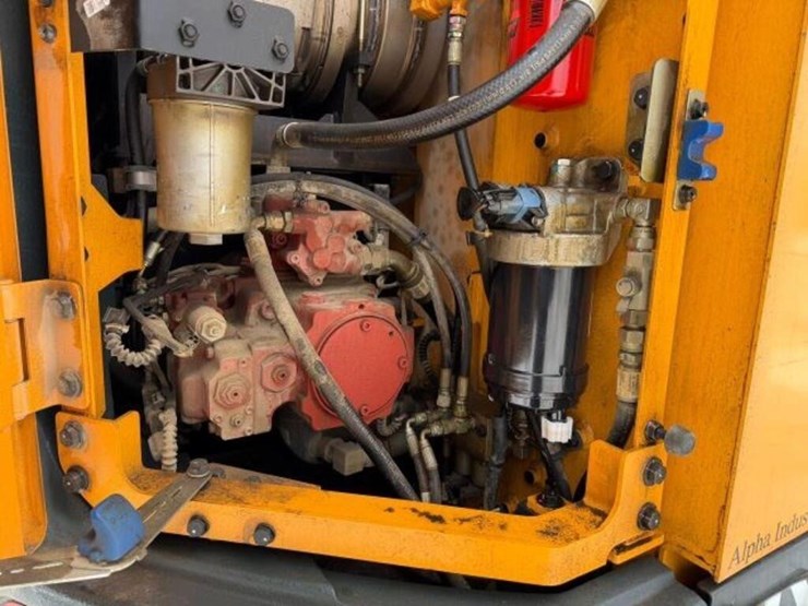 2023-hyundai-hx130a-lcr-image-22