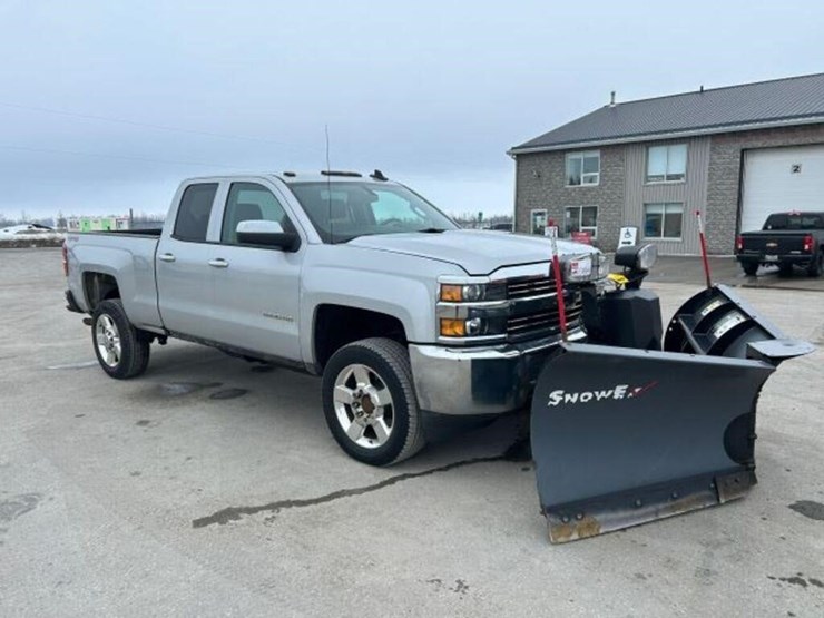 2018-chevrolet-silverado-2500hd-image-3