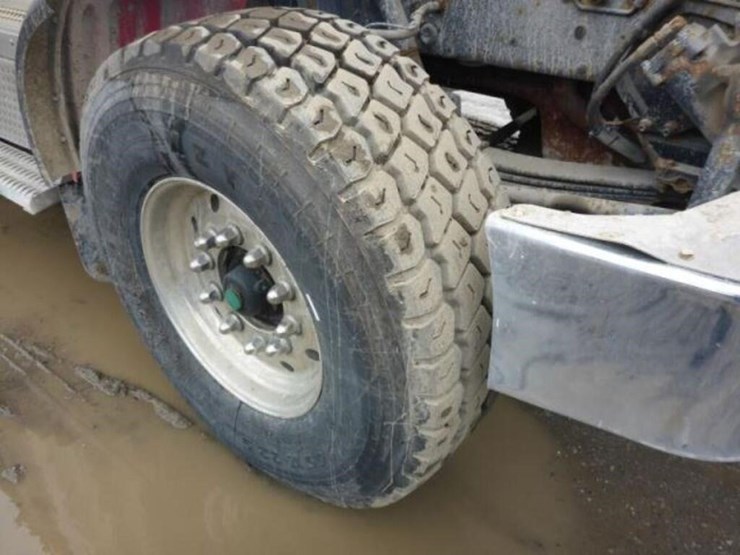 2015-peterbilt-367-image-43