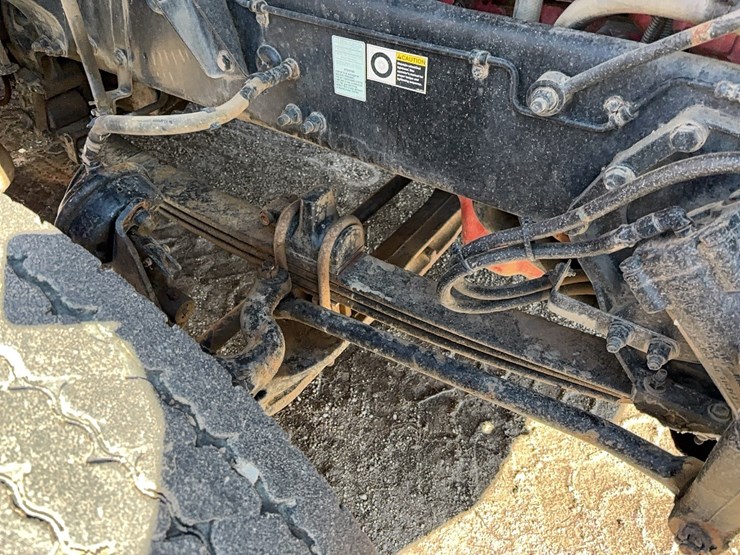 2015-peterbilt-567-image-21