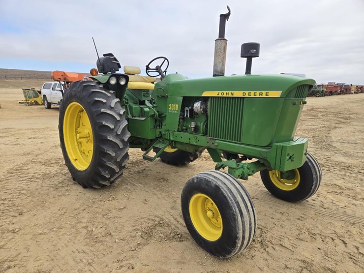 john-deere-3010-image-19