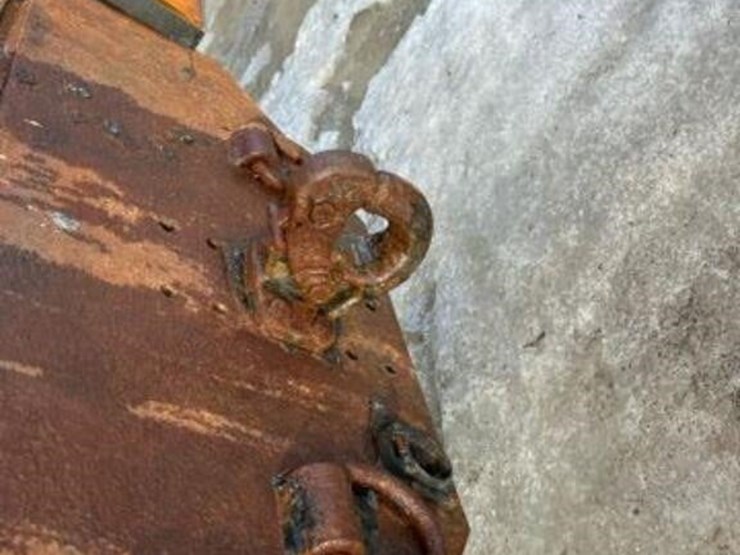 2015-isuzu-nrr-image-62