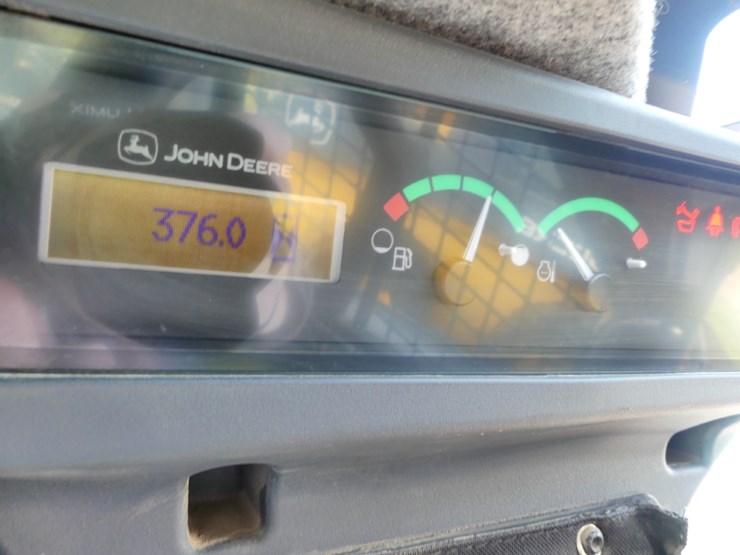 2024-deere-320g-image-17