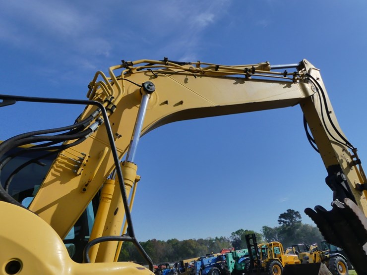 komatsu-pc138us-image-7