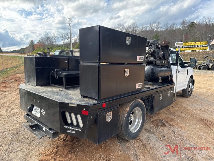 2020-ford-f350-xl-image-2