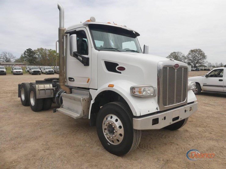 2017-peterbilt-567-image-1