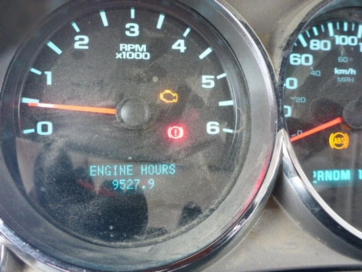 2014-chevrolet-3500-image-13