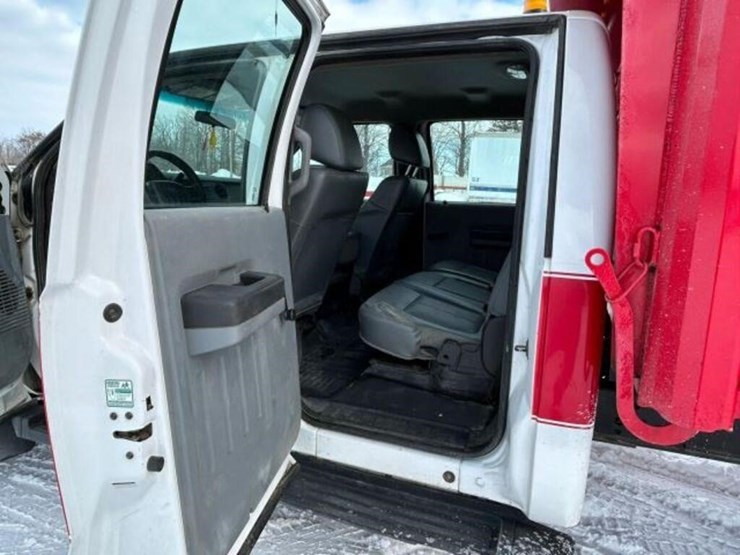 2015-ford-f550-xl-image-23