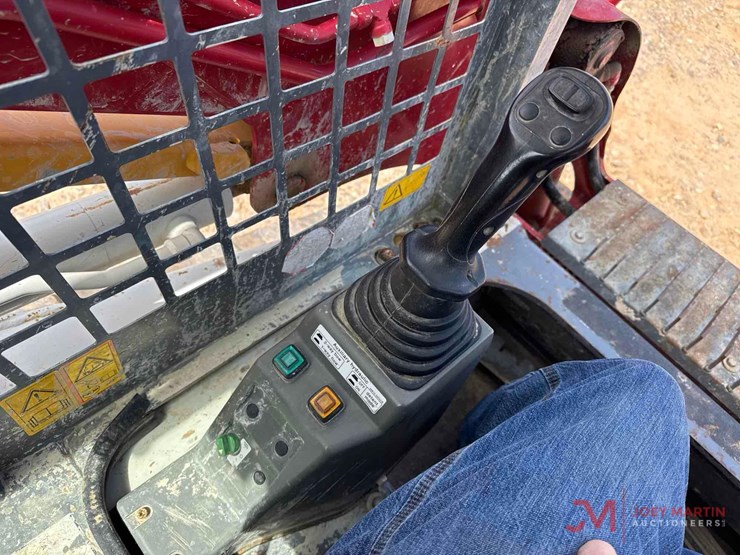 2019-takeuchi-tl8-image-19