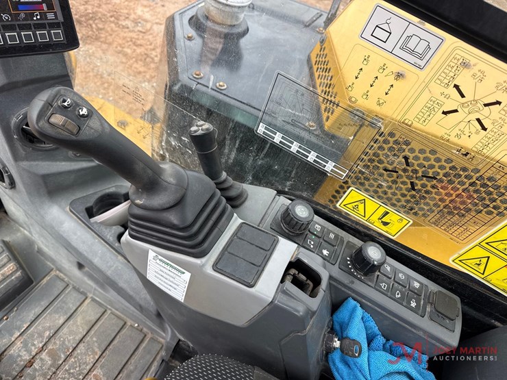 2022-caterpillar-306-cr-image-23