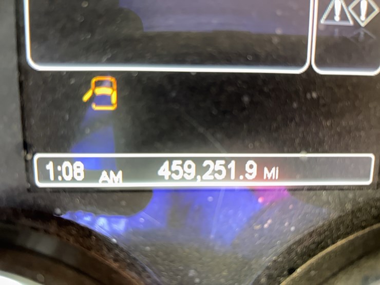 2015-peterbilt-567-image-20