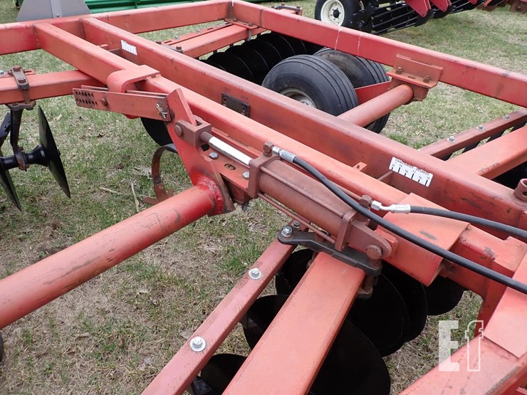 case-ih-3800-image-9