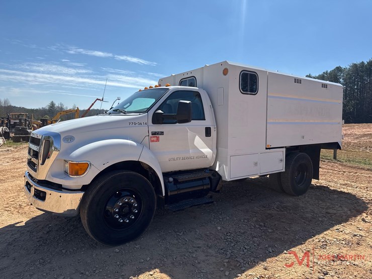 2013-ford-f750-xl-image-9