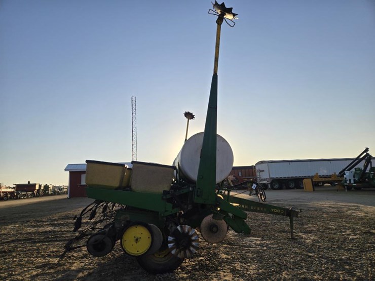 john-deere-7000-image-8