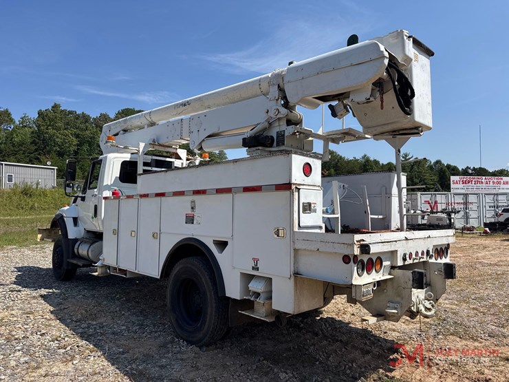 2011-international-7400-image-4