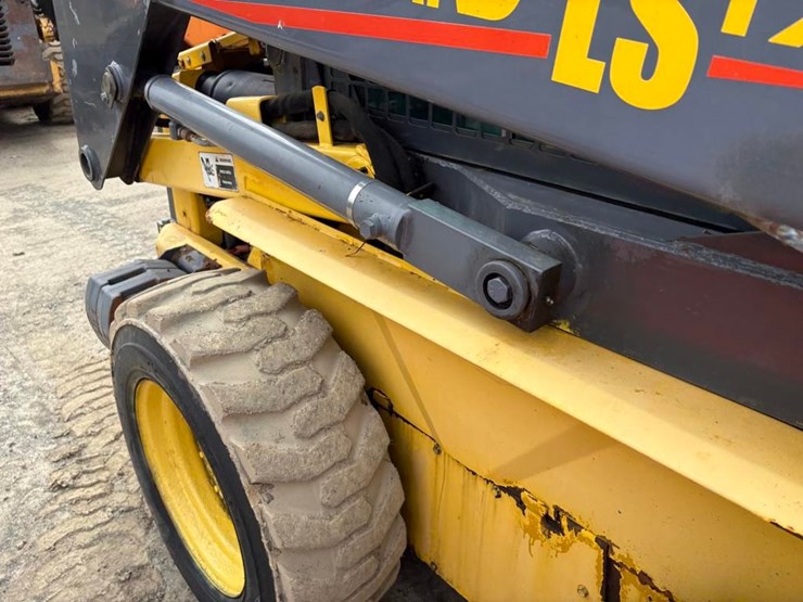 new-holland-ls170-image-8