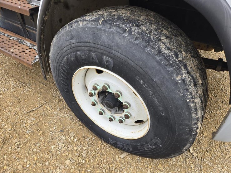 #7926-•-2003-freightliner-fl180-crane-truck-image-4