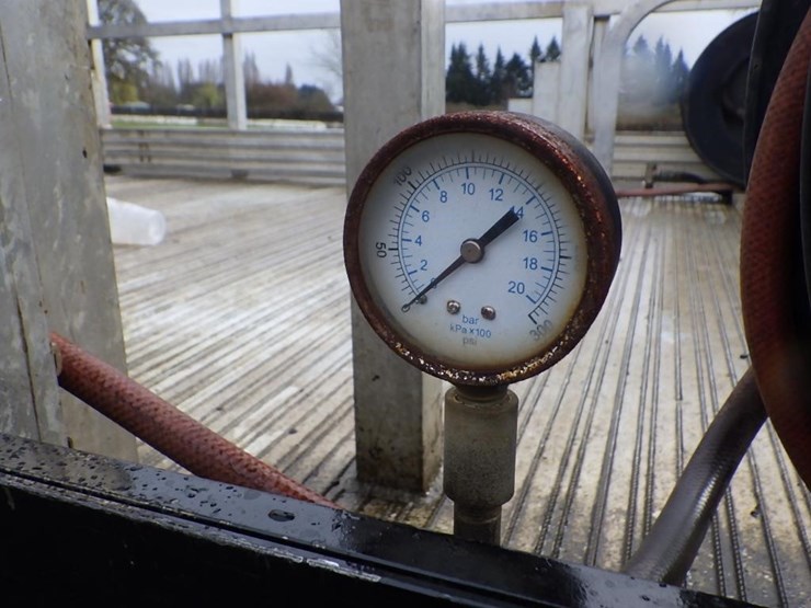 2006-chevrolet-silverado-2500hd-image-17