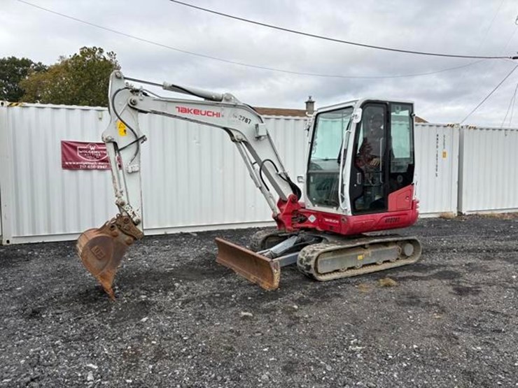 2017-takeuchi-tb240-image-2