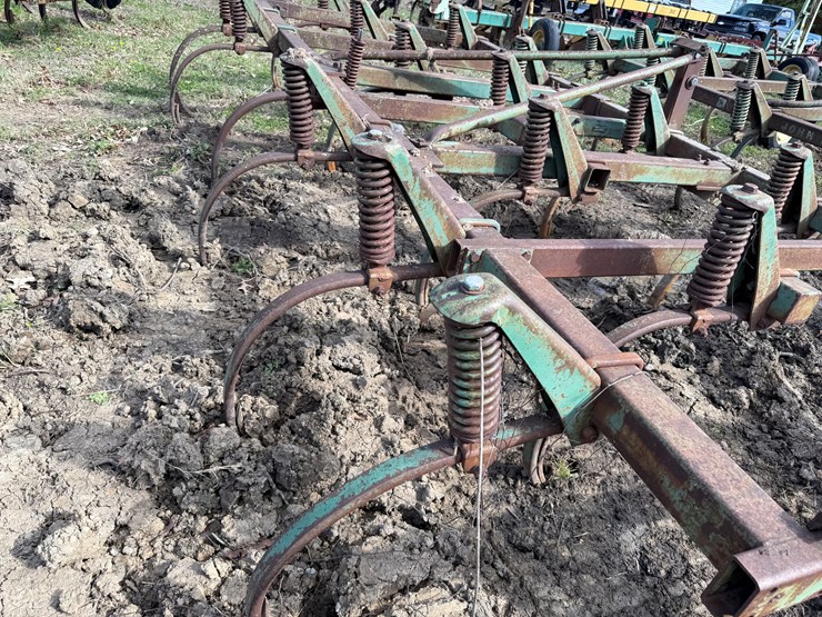 john-deere-17-image-28