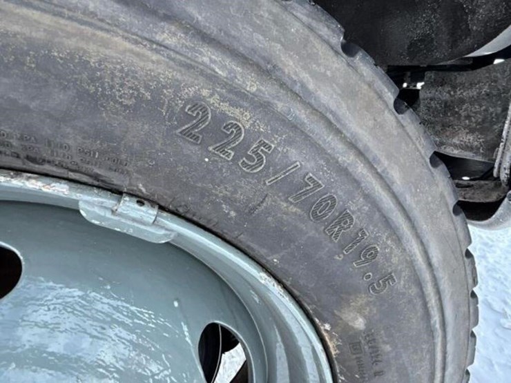 2015-ford-f550-xl-image-59