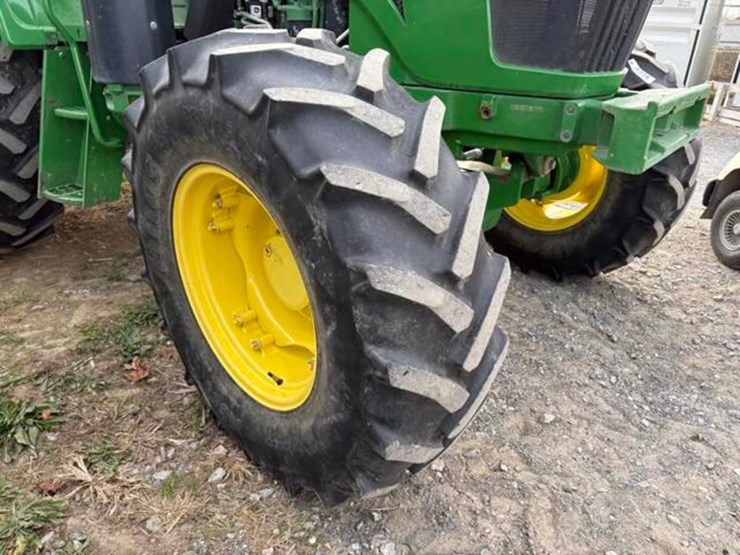 2020-john-deere-6105e-image-5