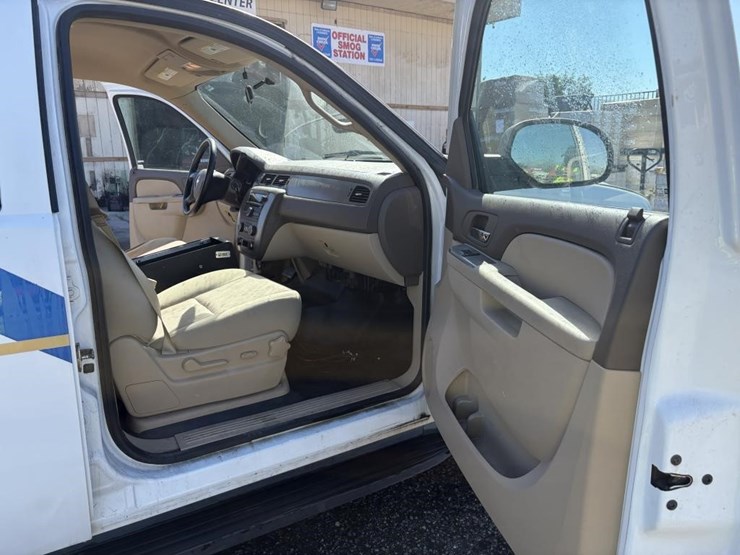 2013-chevrolet-tahoe-image-9