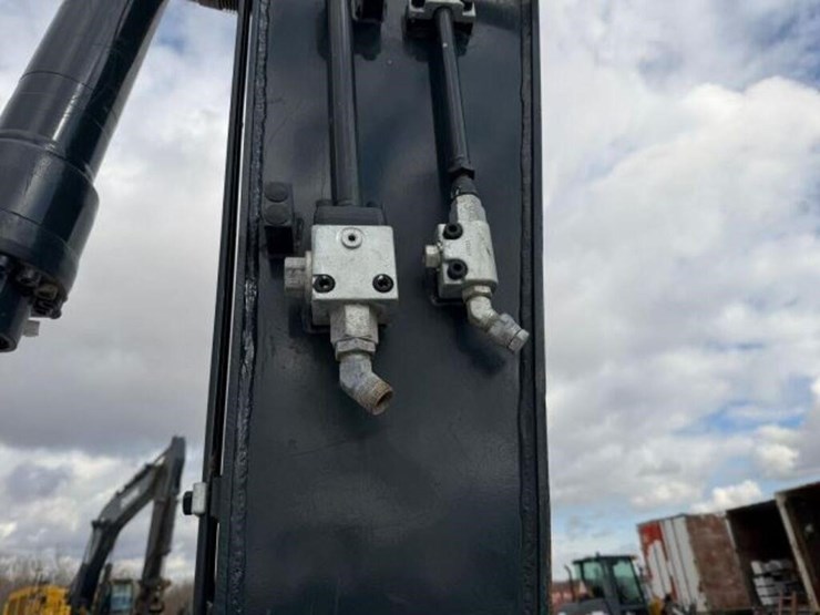 2023-hyundai-hx130a-lcr-image-42