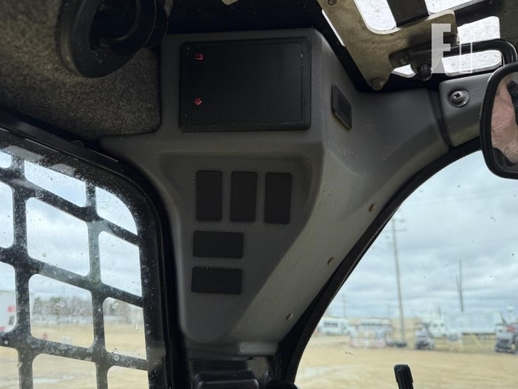 2021-gehl-r190-image-12