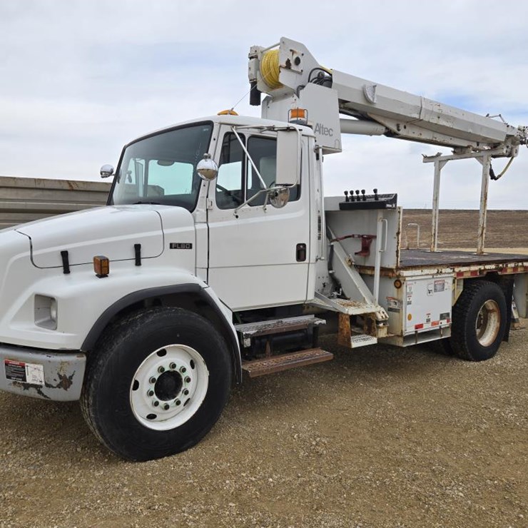 #7926 • 2003 FREIGHTLINER FL180 CRANE TRUCK