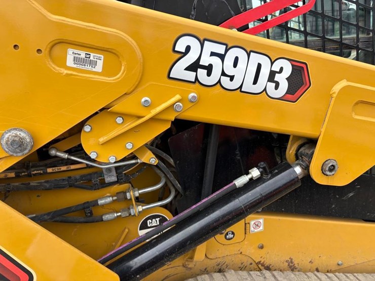2021-caterpillar-259d3-image-8