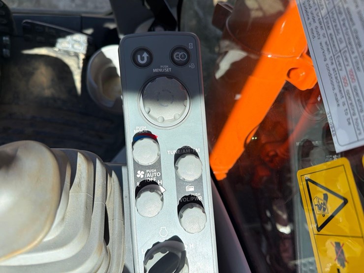 2020-hitachi-zx135us-6-image-26