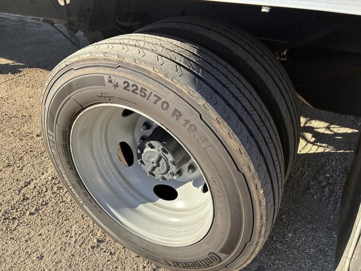 2022-ford-f450-xl-image-6