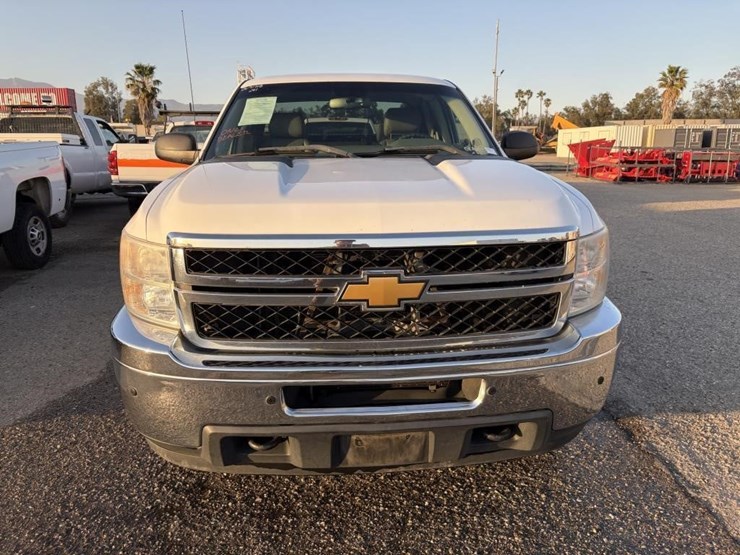 2013-chevrolet-2500-image-5