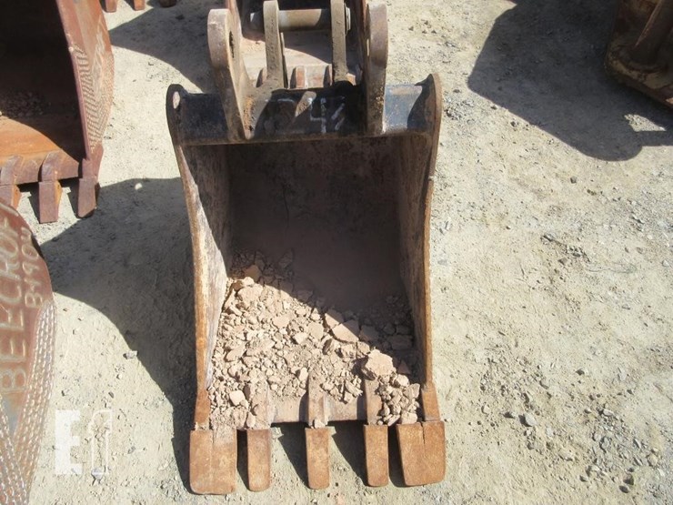 case-gannon-24"-backhoe-tooth-bucket-image-1