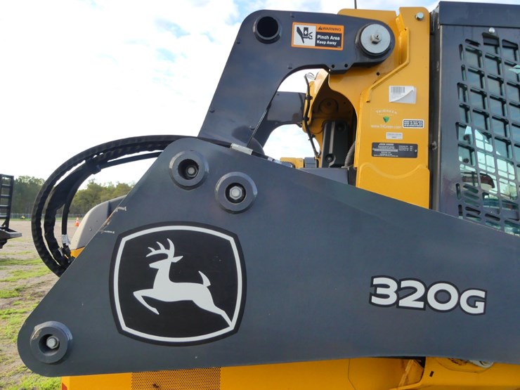 2024-deere-320g-image-7