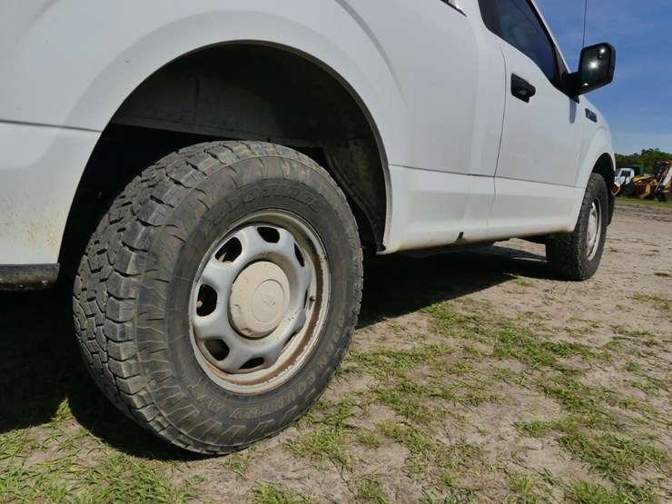 2017-ford-f150-xl-image-5