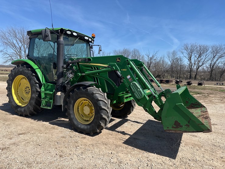 2013-john-deere-6125r-image-25