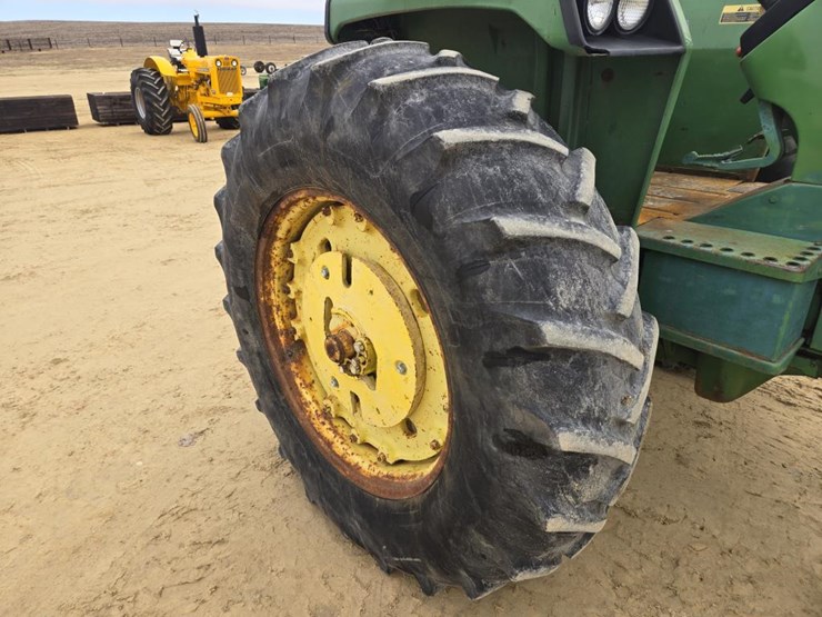 john-deere-4040-image-19