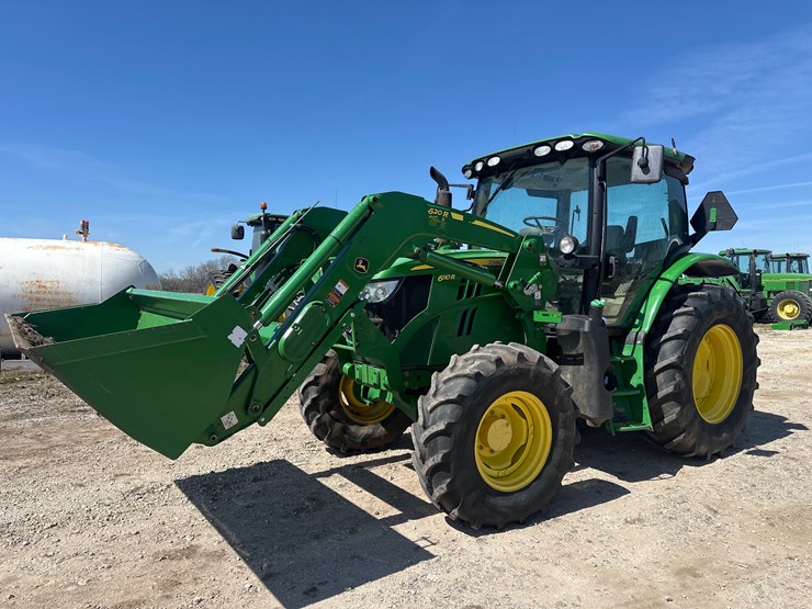 john-deere-6110r-image-1