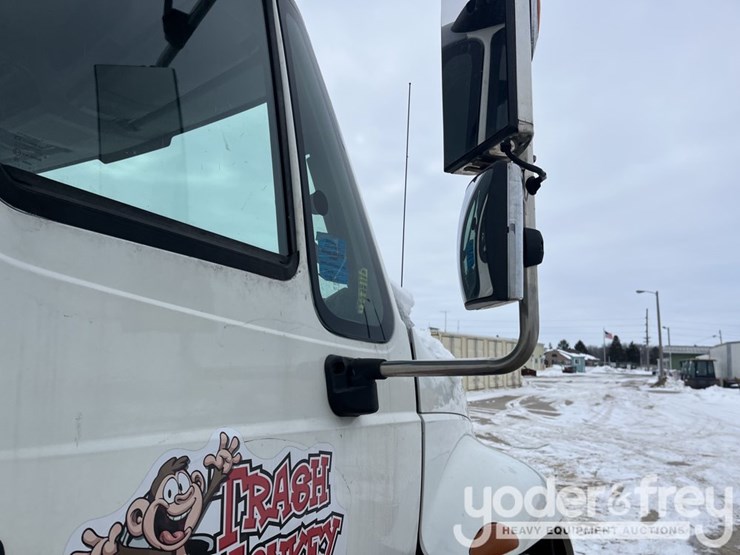 2002-international-durastar-4300-image-36